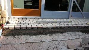 Indisches Kleinpflaster in Drainagemörtel